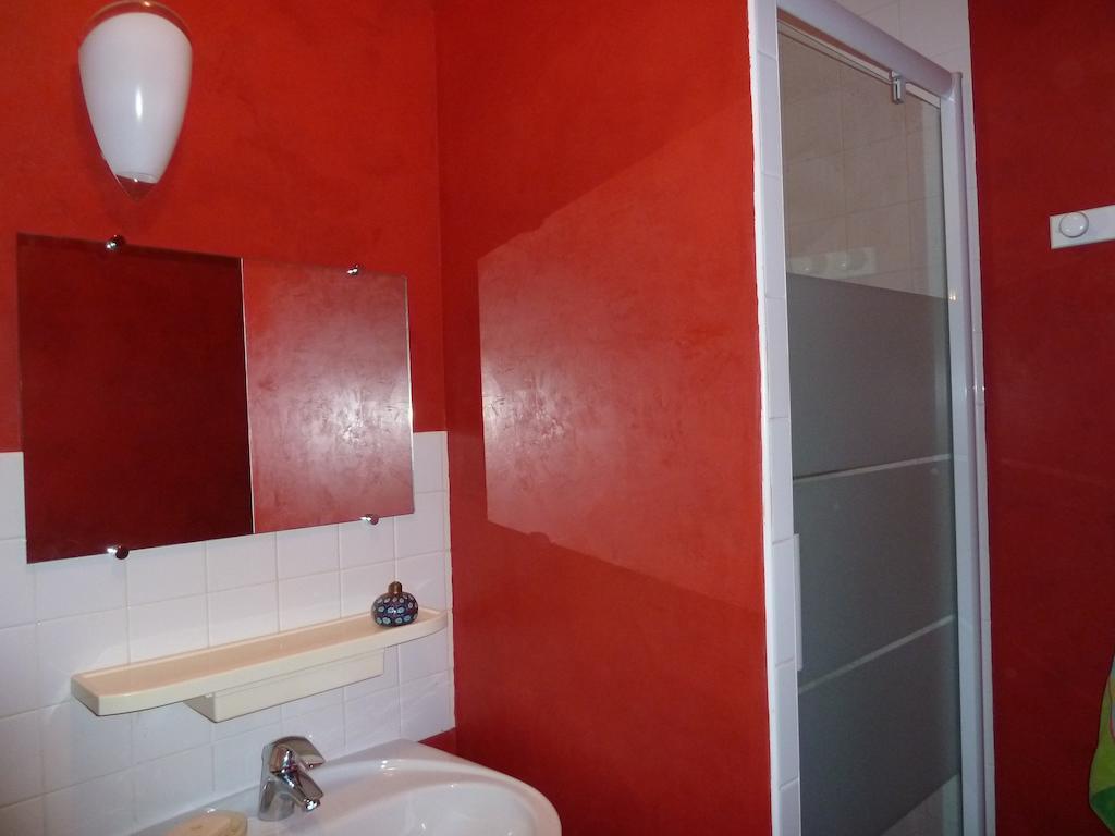Saint-Maugan B&B L'Atelier Du Presbytere الغرفة الصورة