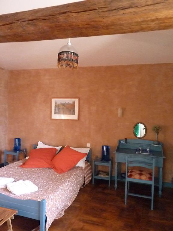 Saint-Maugan B&B L'Atelier Du Presbytere الغرفة الصورة